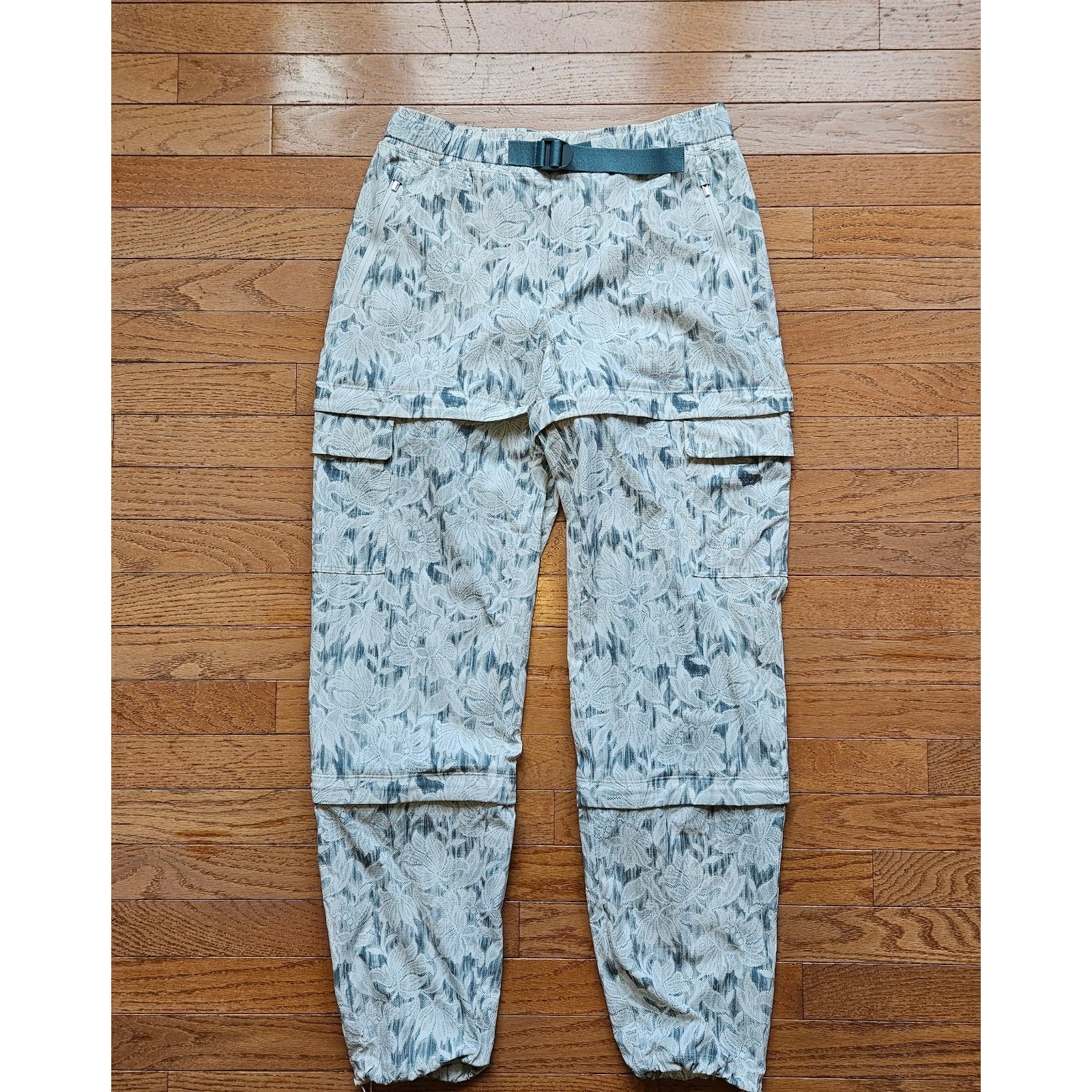 Athleta Trekkie Convertible Pants Women’s 8 Sage Hiking Travel Outdoor Shorts